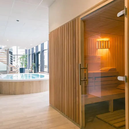 ホテル Les 3 Vallees 4*