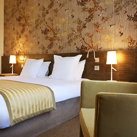 ホテル Les 3 Vallees 4*